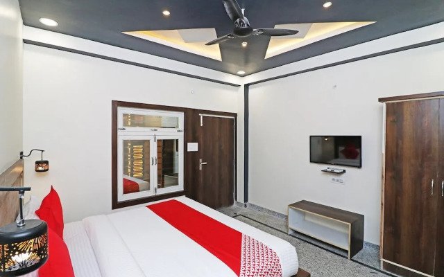 OYO 29423 03 Townhouse Inn