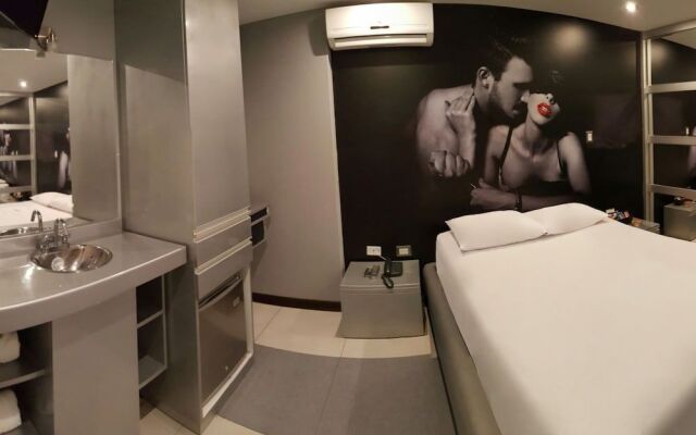 Qollana Business Hotel