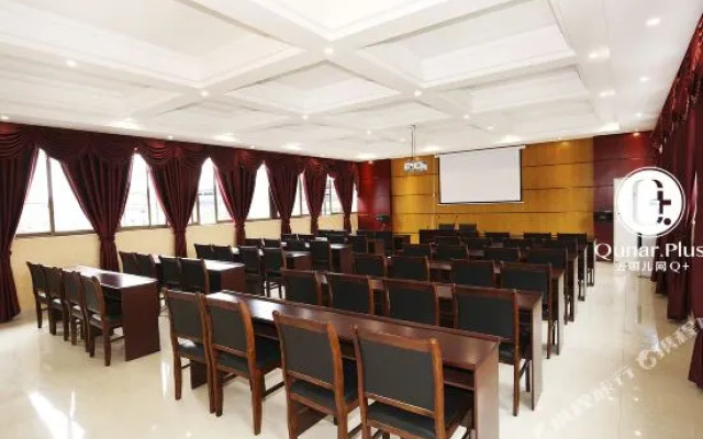 Yunshu Guyue Tangchi Hotel