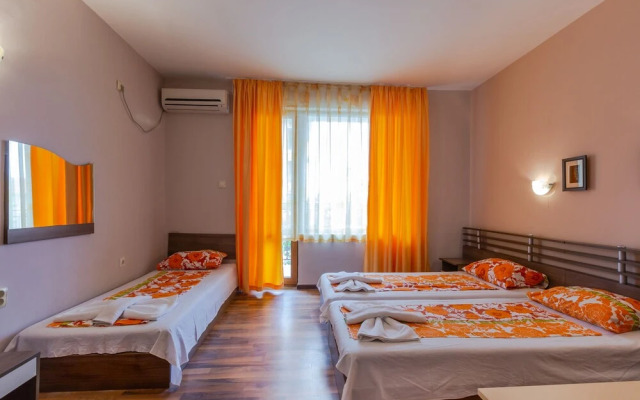 Double Room in Dafinka Guest House