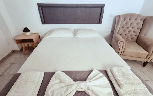 Leon Lux Apartments