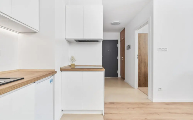 Modern Elegance Apartment by Renters
