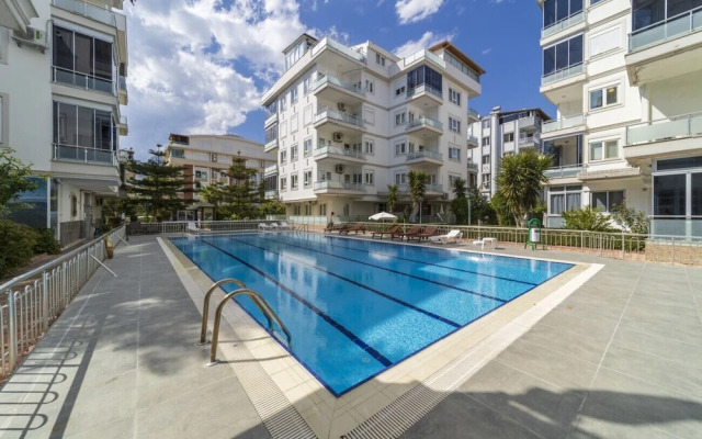 Delightful Flat With Shared Pool in Konyaalti