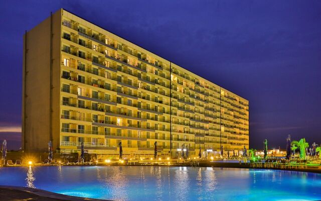 Atrium by the Blaxy - All Inclusive