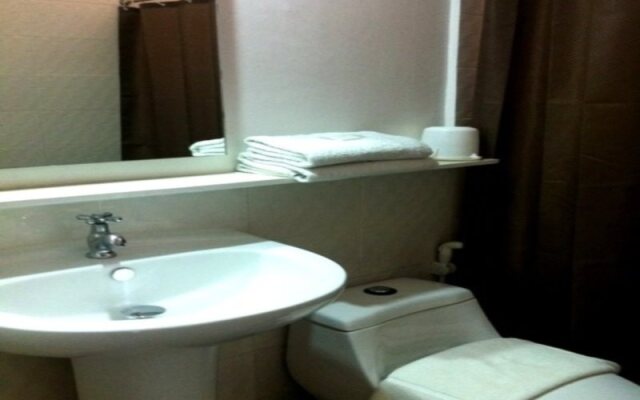 Myra's Family Inn