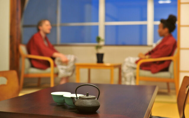 Onsen Hostel Hinoemi