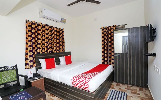 OYO 15084 Sai Lotus Residency