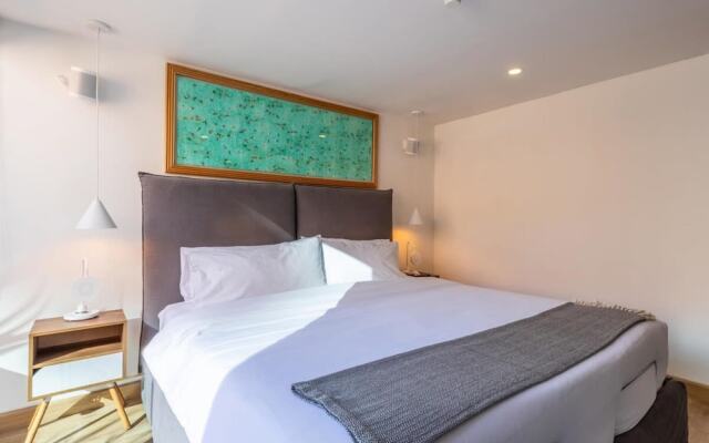 w Amazing 1BR With Terrace in Chico