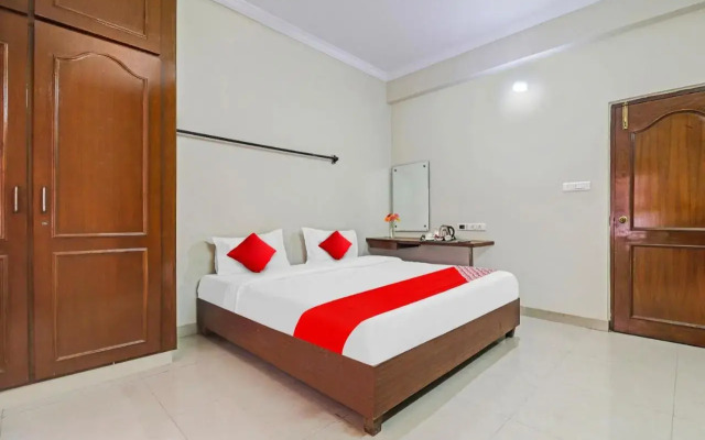 OYO 87614 Altima Suites