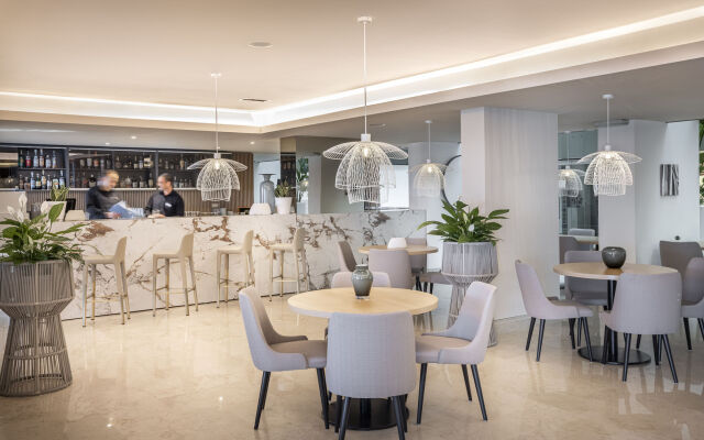 Valamar Lacroma Hotel