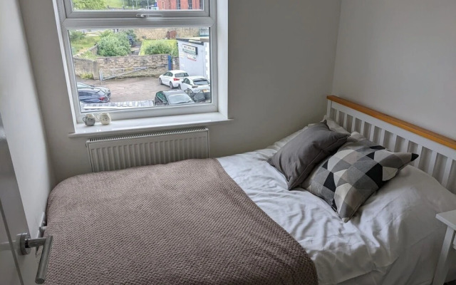 Beautiful and Spacious 4 Bedroom Home Armley Leeds