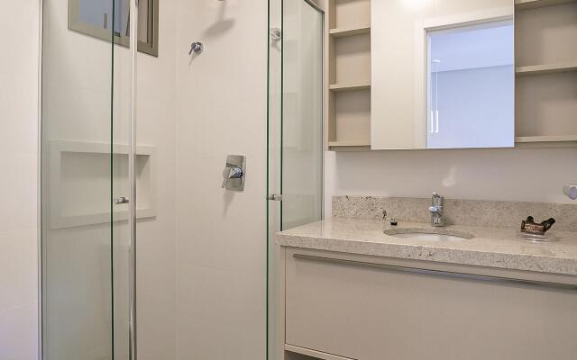 Moderno em condomínio com foodhall #CORG02