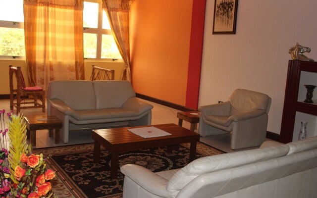 Oguaa Apartments & Lodging