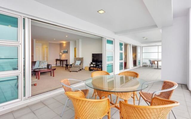 QV Stunning Waterfront Apartment - 378