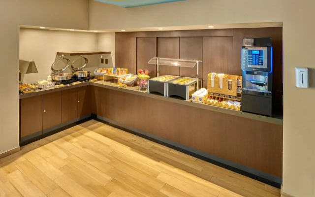 City Express Suites Cabo San Lucas