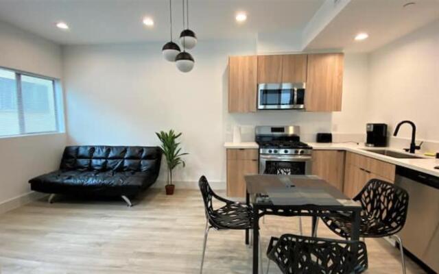 3 bd Townhome with Private Rooftop