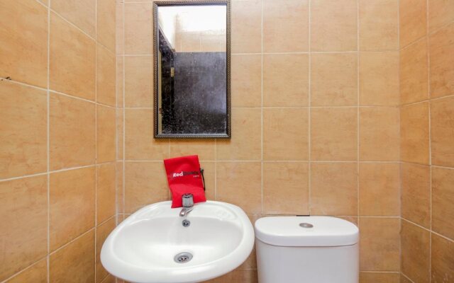 RedDoorz near Jalan Jendral Sudirman Manado