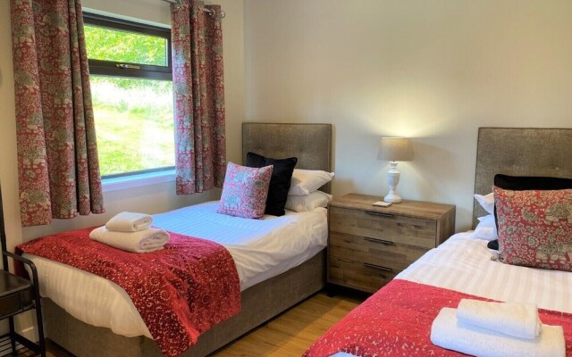 Birch Lodge 21 With Hot Tub, Newton Stewart