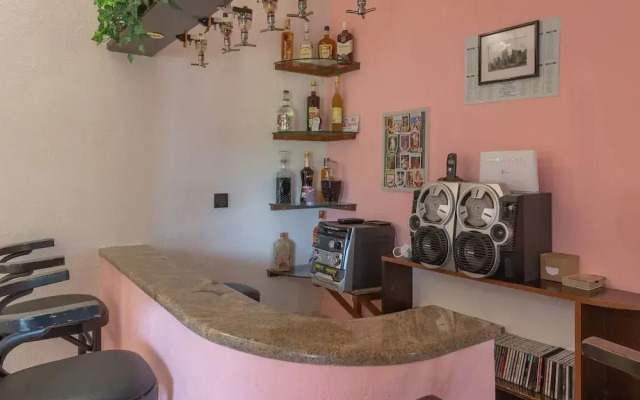 Sunny Escape Holiday Home Dicmo With Pool and Gym