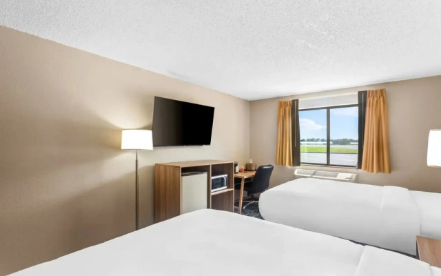 Quality Inn & Suites Howe - Sturgis