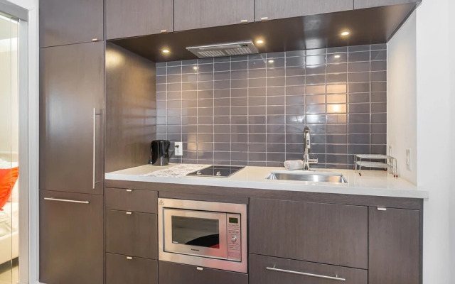Executive Class, Downtown Luxury @fashion Dist