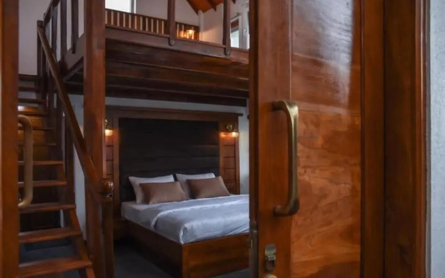 Queens Lake Cabin