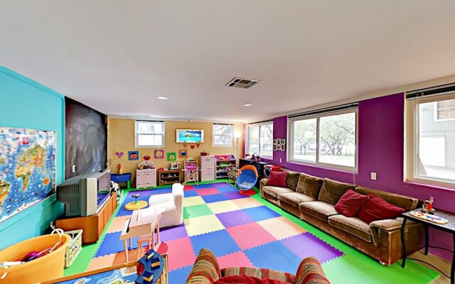 Huge Lake Travis - 4 Bedroom Home