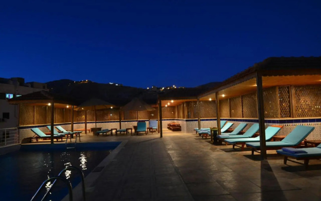 Petra Moon Hotel