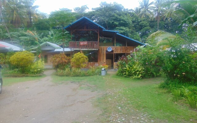 Del Mar Home Stay and Cafe