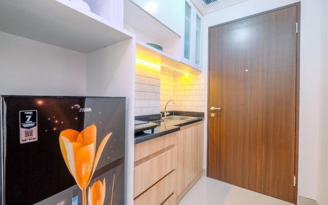 Cozy Living And Homey Studio Transpark Cibubur Apartment