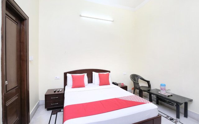 Hotel Dhingra Residency