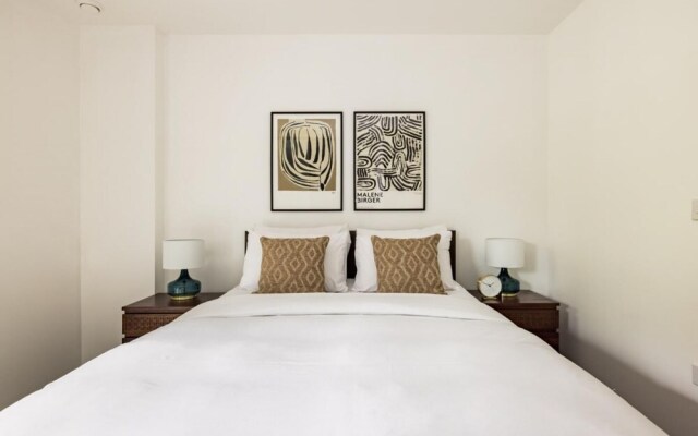 The London Retreat - Alluring 2bdr Flat With Balcony