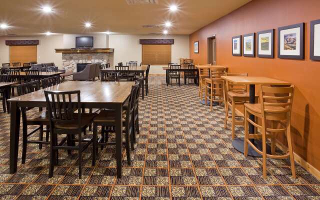 AmericInn by Wyndham Fargo Medical Center