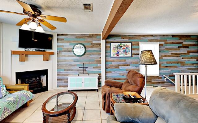 The Purple House - Four Bedroom Home