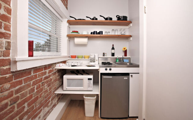 Venice Beach Suites  Hotel
