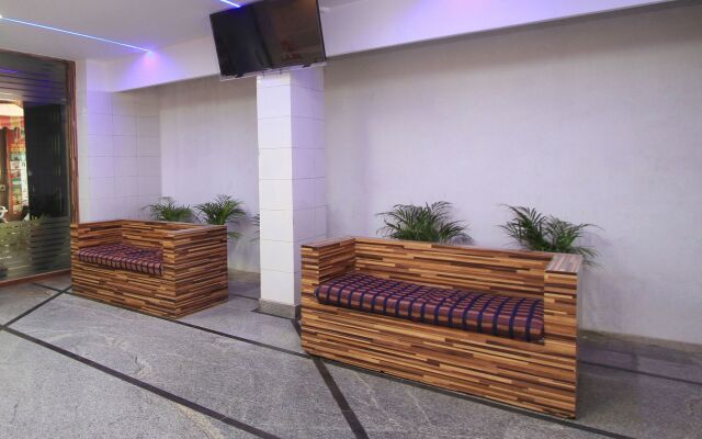 OYO 10321 Century Residency