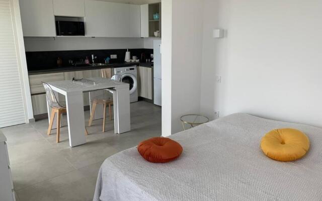 Studio au coeur du village de Poretto