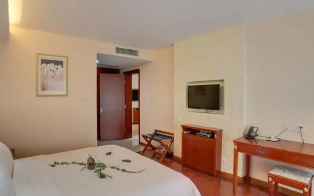 Southeast Huadu Hot Spring Hotel