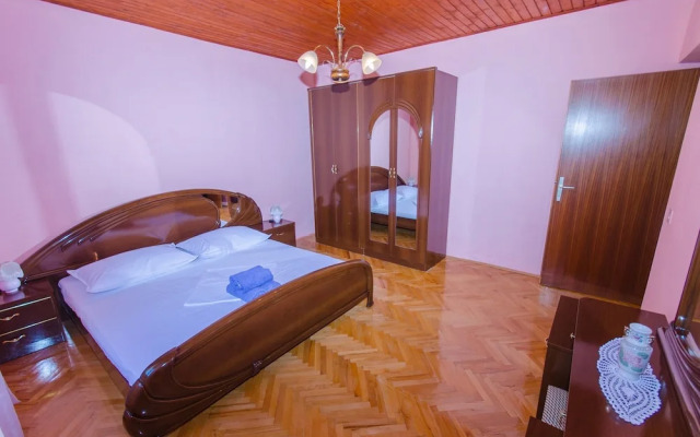 Vinko - 80 m From Beach - A2