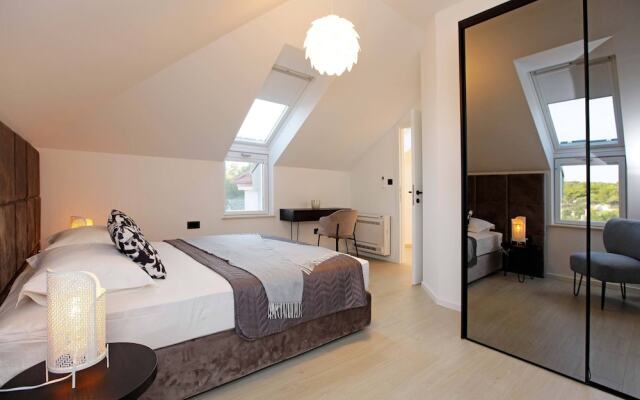 Beachfront villa Senses for 12 in Milna