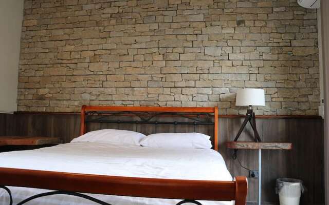 Hampton Halfway Hotel Motel