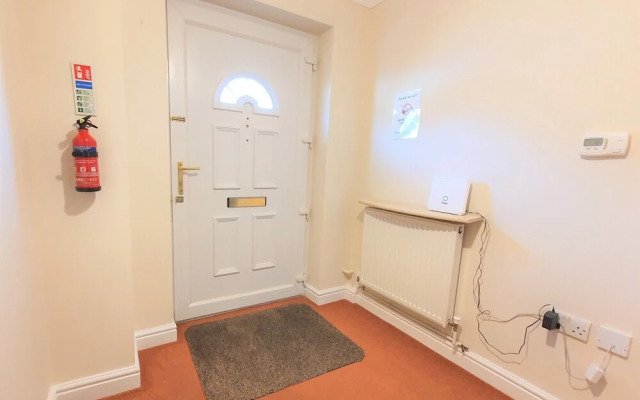 2-bedroom House Near Town With Superfast Wi-fi