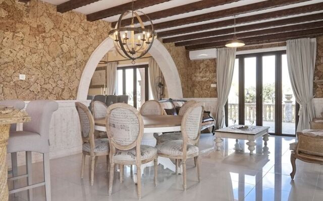Grand Mansion