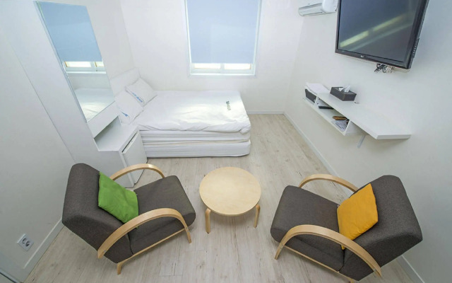 Ekonomy Hotel Yeosu