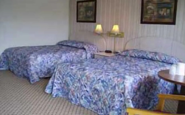 Redwood Inn