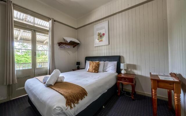 Yandina Hotel