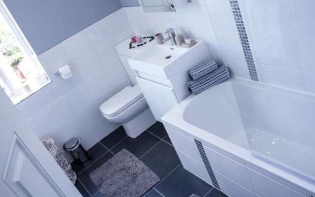 Lux Aparts Wakefield Central