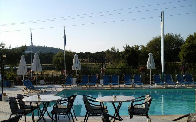 Koukounaries Beach Hotel