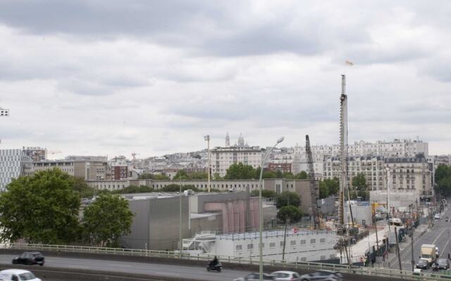Renovated Apartment on the Outskirts of Paris