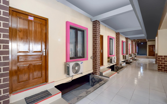 OYO 1706 Hotel H&w Solo